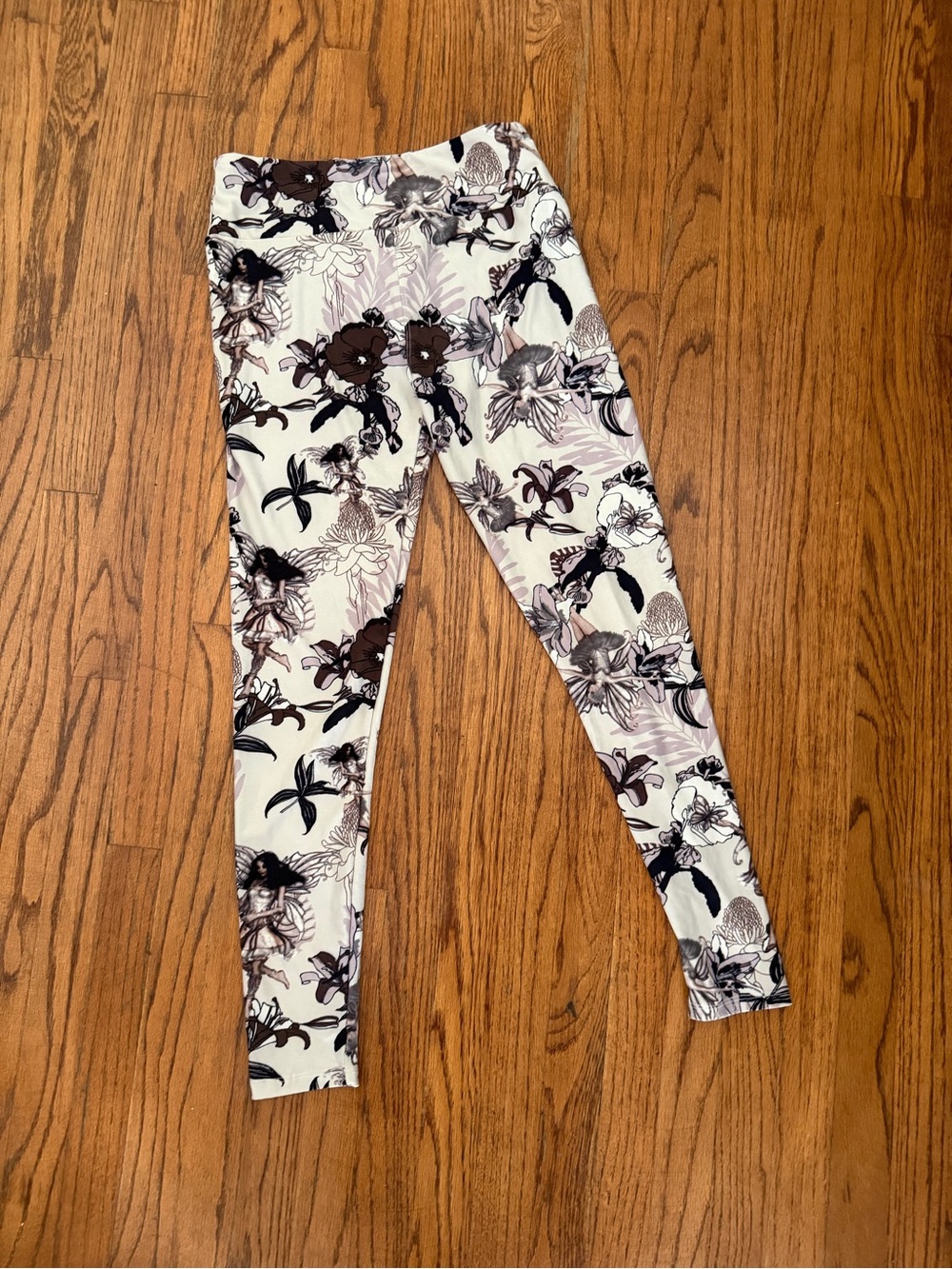 LuLaRoe One Size (OS) Leggings - Rare Fairy print